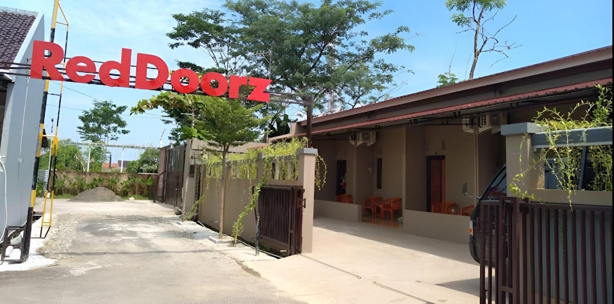 Reddoorz Syariah Near Exit Tol Pemalang Comal 2 Hotel Exterior photo